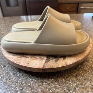 J/Slides Squish Sandals Mens Size 11 Beige Beachslides Slide Comfort Shoes